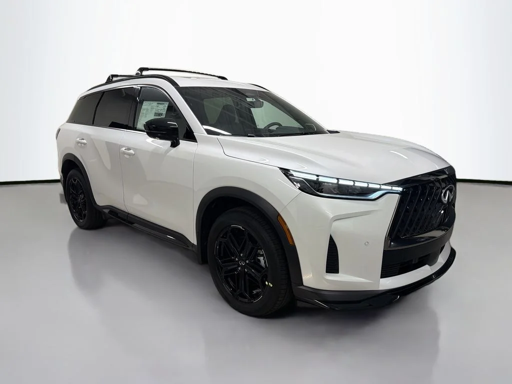 New 2027 RADIANT WHITE INFINITI SPORT image 7