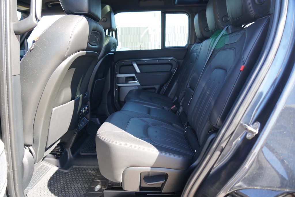 Used 2022 Carpathian Gray Premium Metallic Land Rover X-Dynamic SE image 29