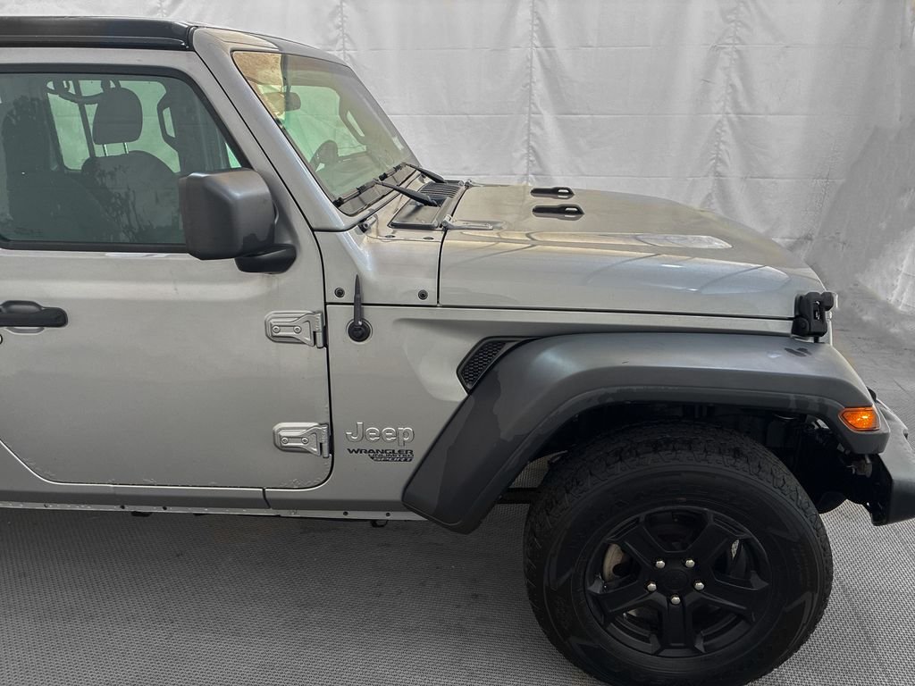 Used 2018 Billet Silver Metallic Clearcoat Jeep Unlimited Sport S image 7