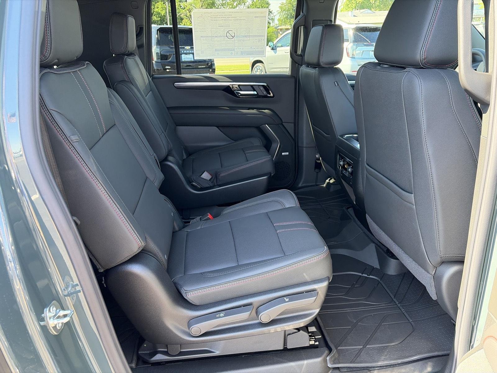 2026 Chevrolet Suburban RST - Photo 16