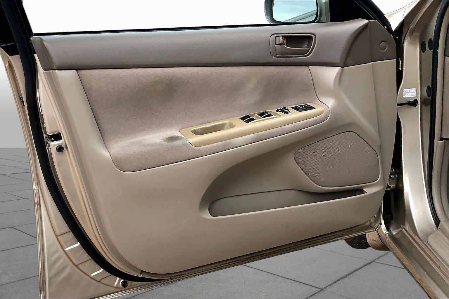 Used 2003 Desert Sand Mica Toyota LE image 20