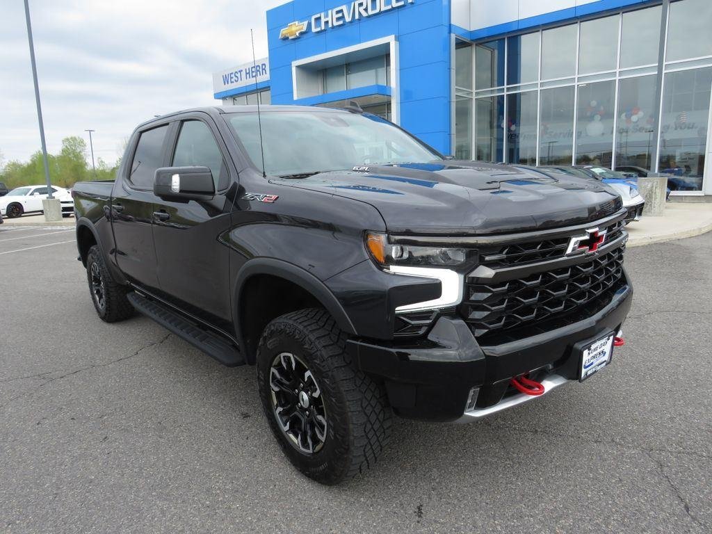 Used 2023 Ash Chevrolet ZR2 image 2