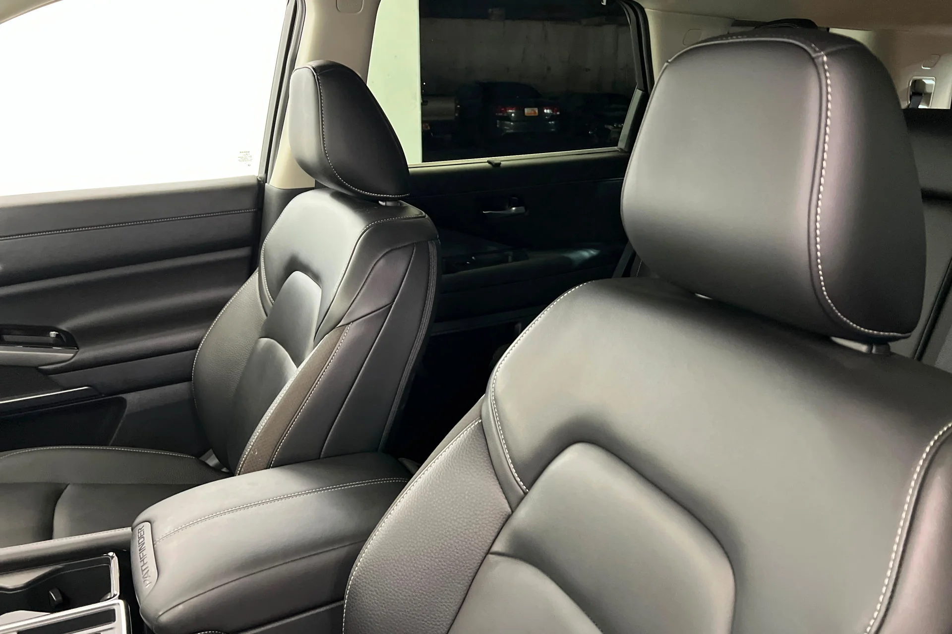 2025 Nissan Pathfinder SL - Photo 17