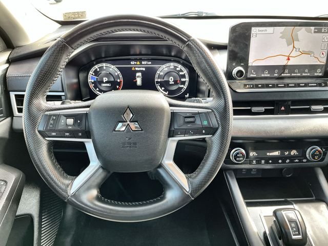 Used 2023 White Mitsubishi SE image 13