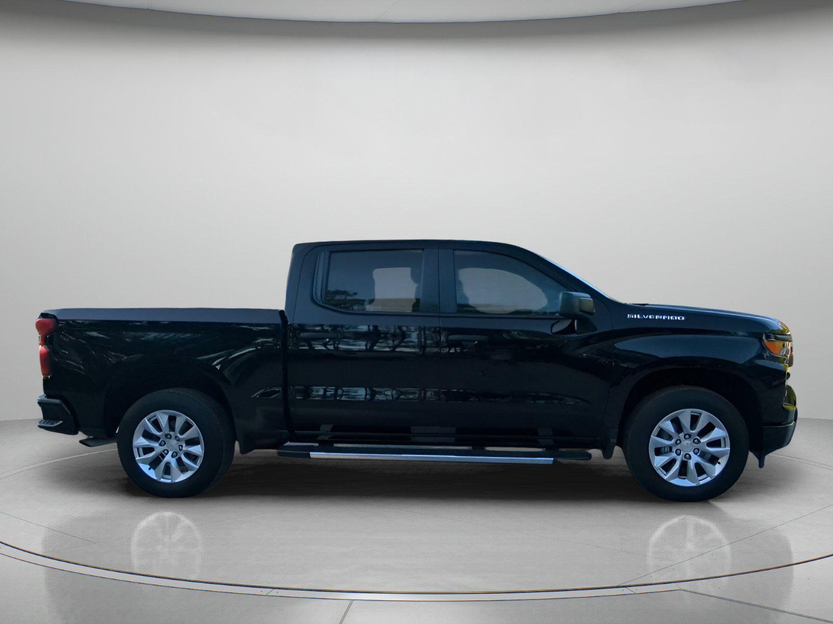 Used 2024 Black Chevrolet Custom Crew Cab Pickup image 31