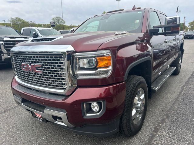 Used 2017 Red GMC Denali image 5