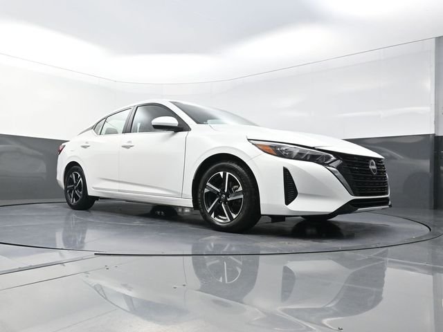 Used 2025 White Nissan SV image 31