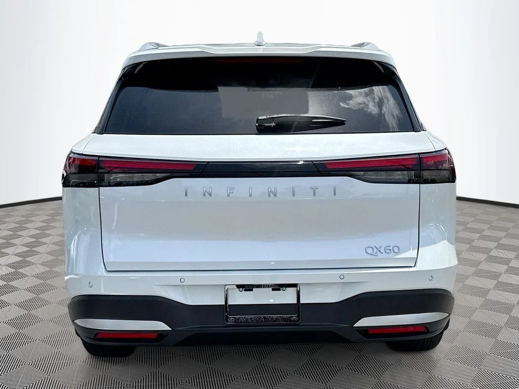 New 2027 RADIANT WHITE INFINITI Luxe FWD image 6
