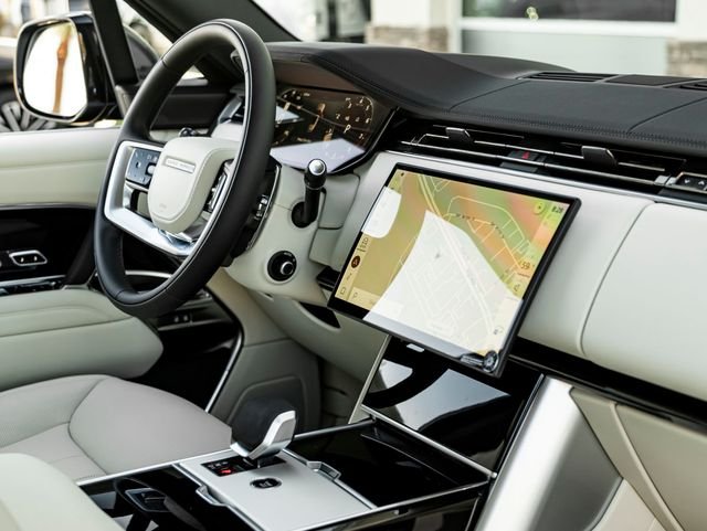 New 2026 Fuji White Land Rover SE image 42