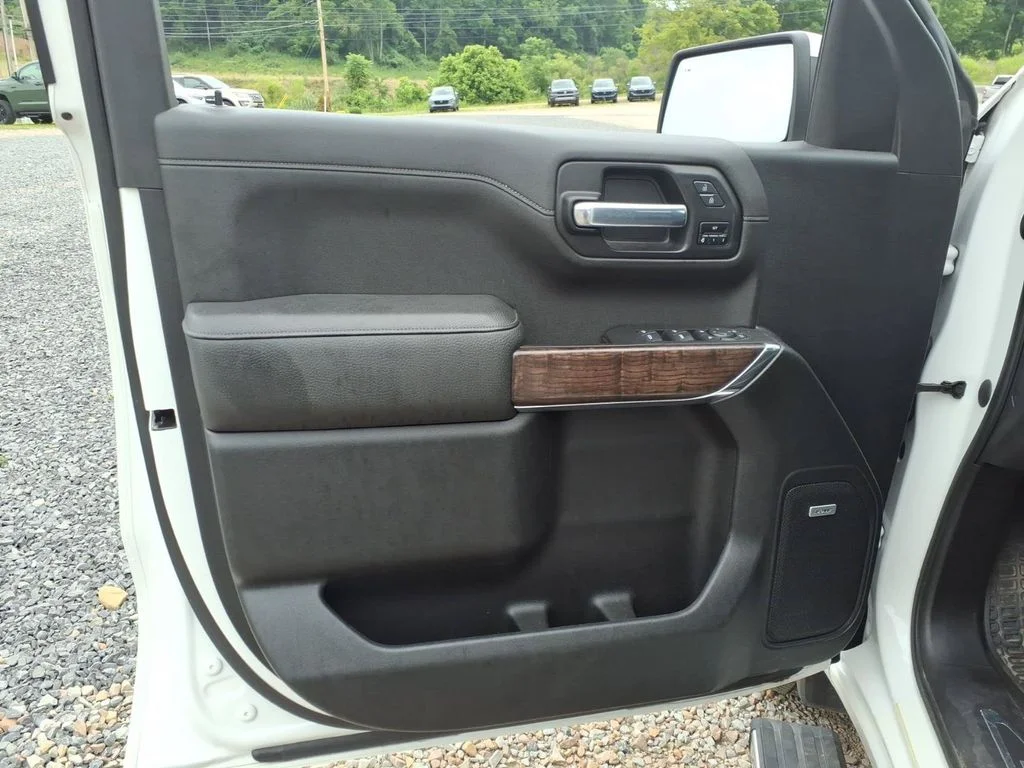 Used 2020 White GMC Denali image 12