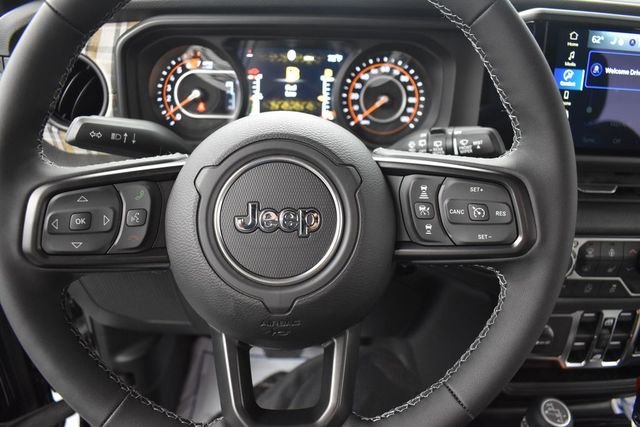 New 2026 Black Clear-Coat Exterior Paint Jeep 85th Anniversary Edition image 11