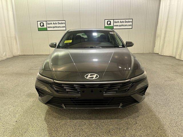 2026 Hyundai Elantra Blue - Photo 2