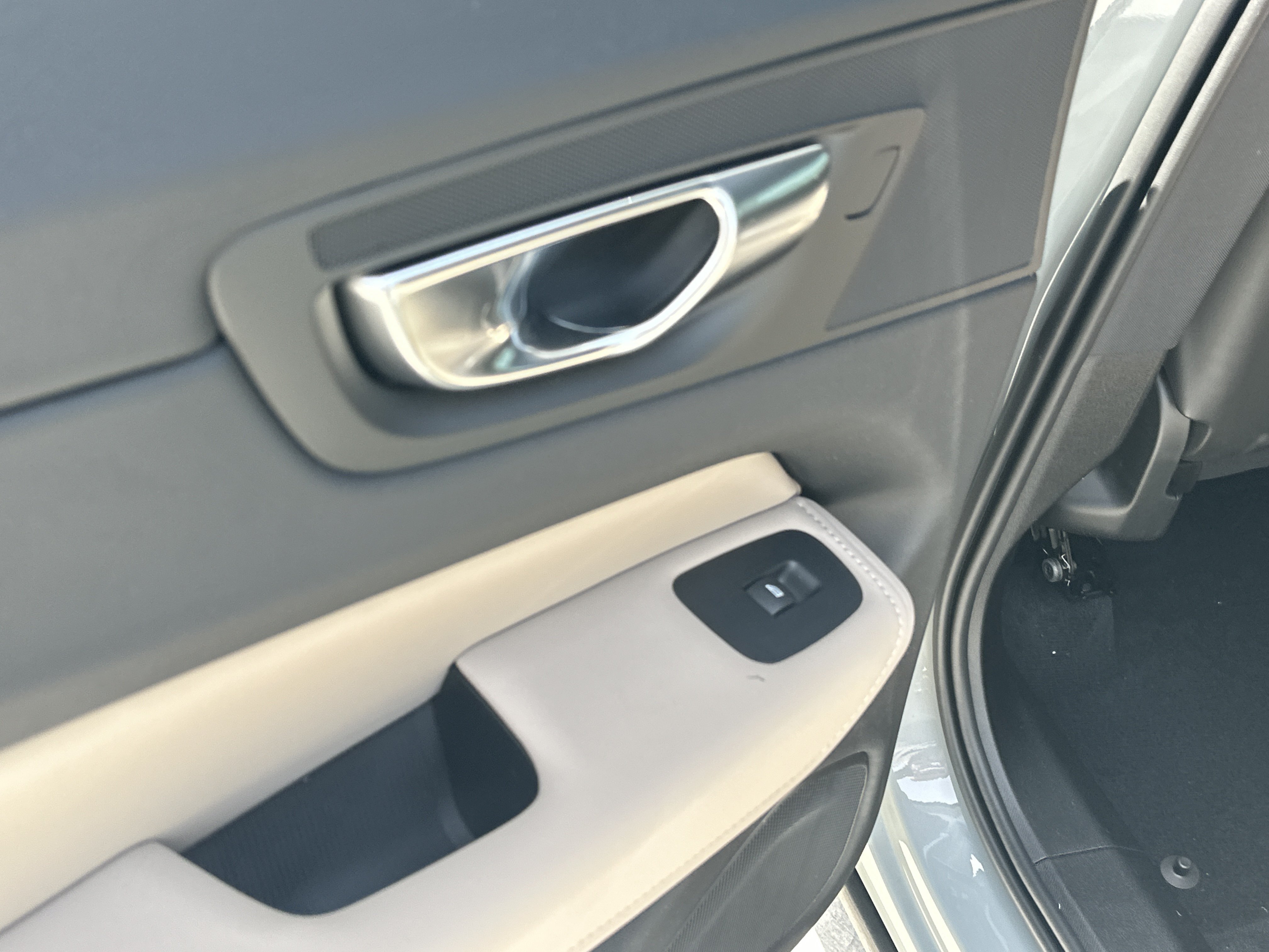 New 2026 Vapour Grey Volvo Plus image 13