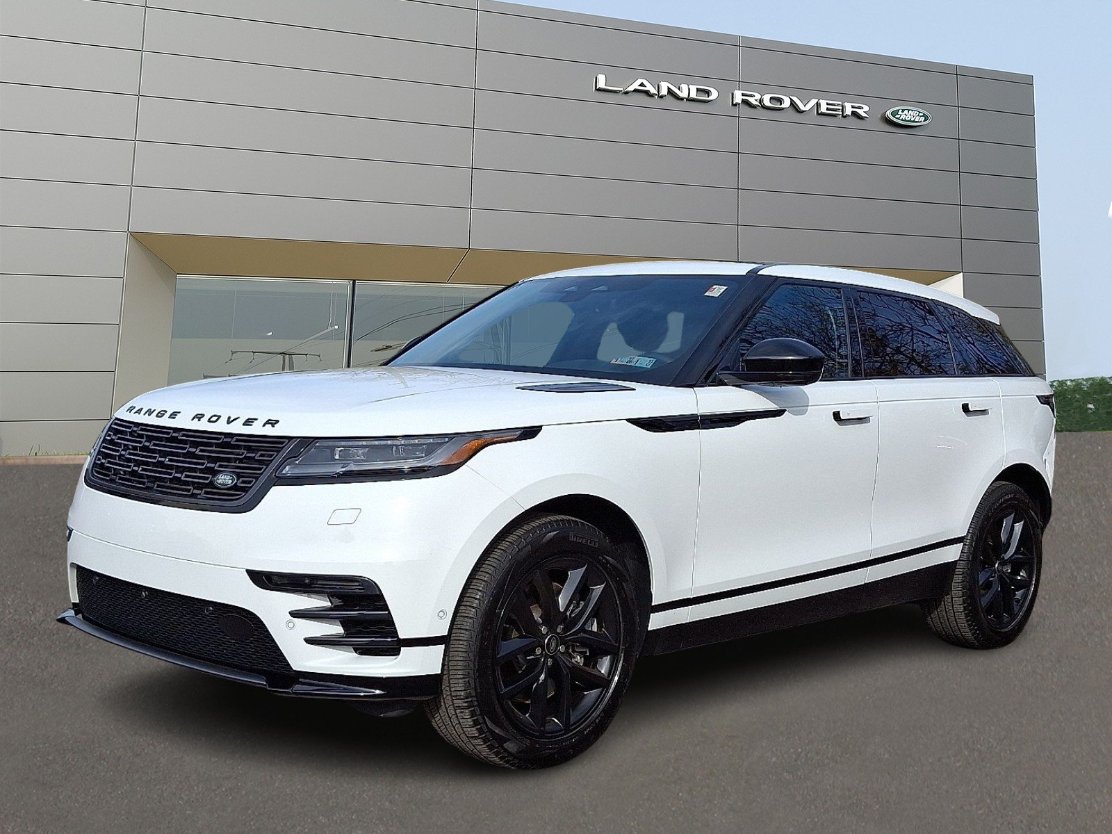 2026 Land Rover Range Rover Velar Dynamic SE