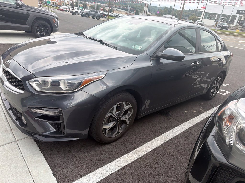 Used 2021 Gray Kia LXS image 2