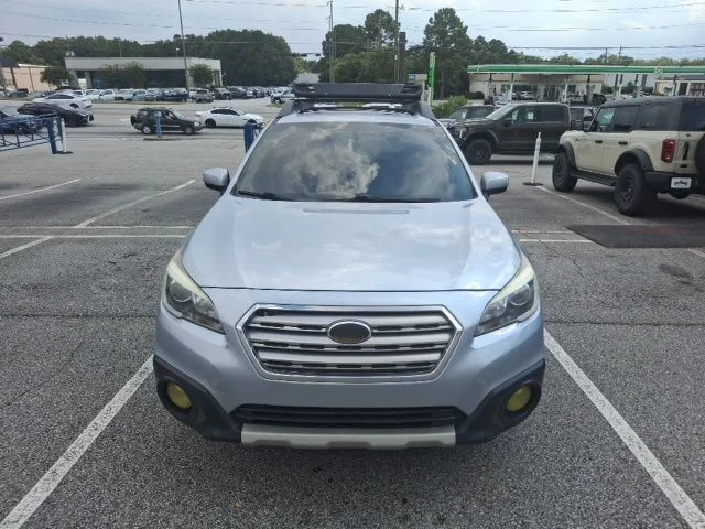 Used 2017 Silver Subaru 2.5i image 2