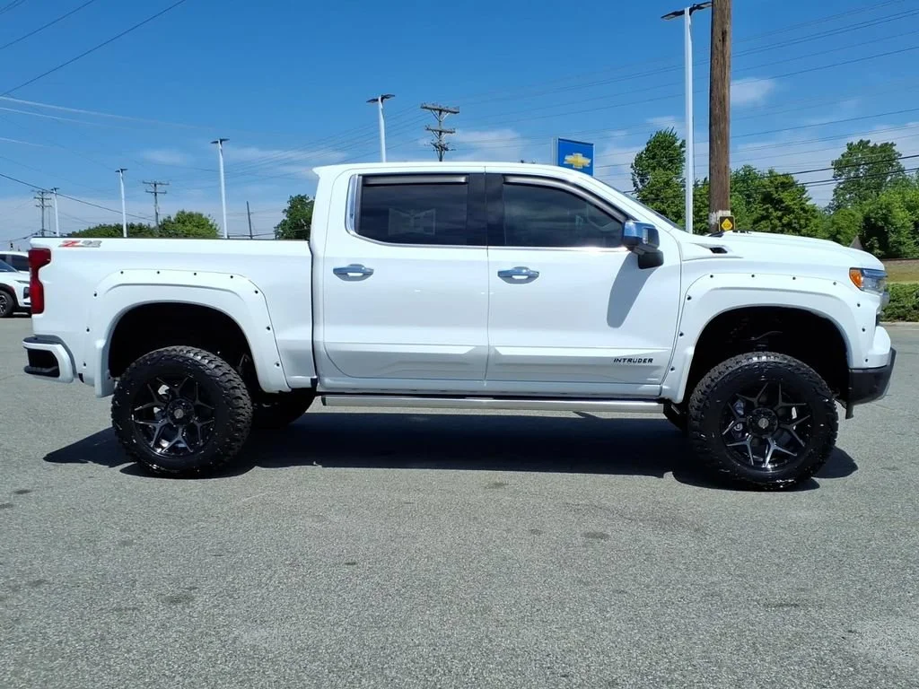 New 2026 Summit White Chevrolet LTZ image 26