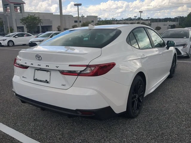 New 2026 Ice Cap Toyota SE image 4