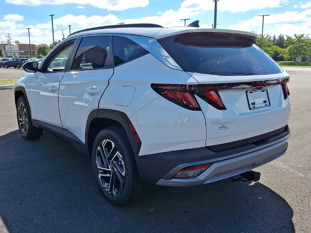 New 2026 White Hyundai SEL Plus image 3