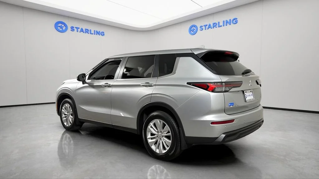 Used 2025 Silver Mitsubishi ES 2.5 2WD image 5