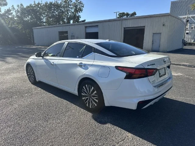 Used 2023 White Nissan 2.5 SV image 7