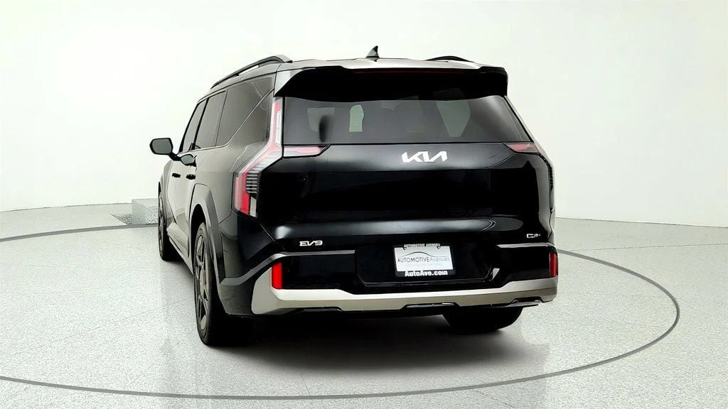 Used 2024 Aurora Black Pearl Kia GT-Line AWD image 6
