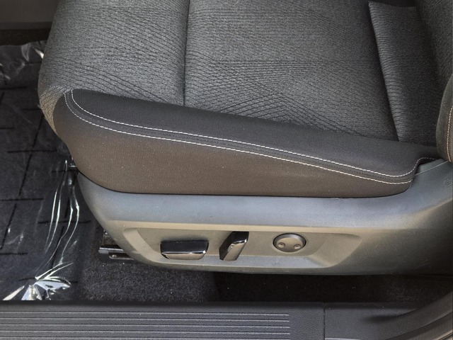 Used 2025 Silver Nissan SV image 22