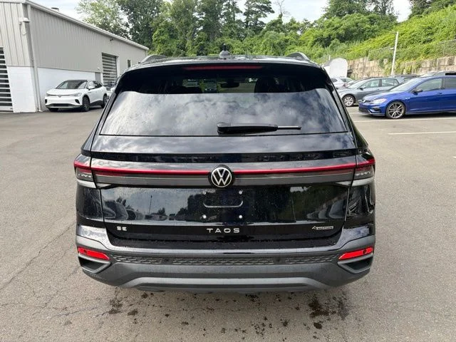 Certified Used 2025 Black Volkswagen 1.5T SE Black image 6