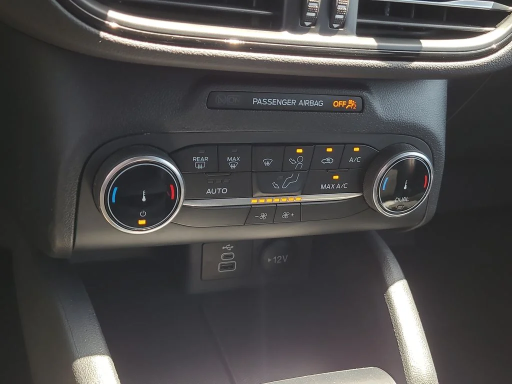 Used 2025 Gray Ford ST-Line image 25