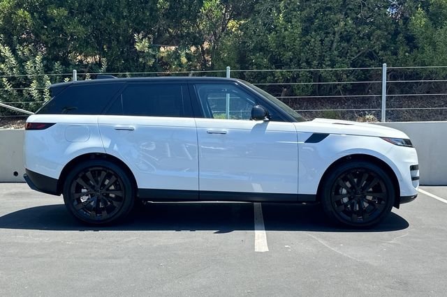 New 2026 Fuji White Land Rover SE image 6