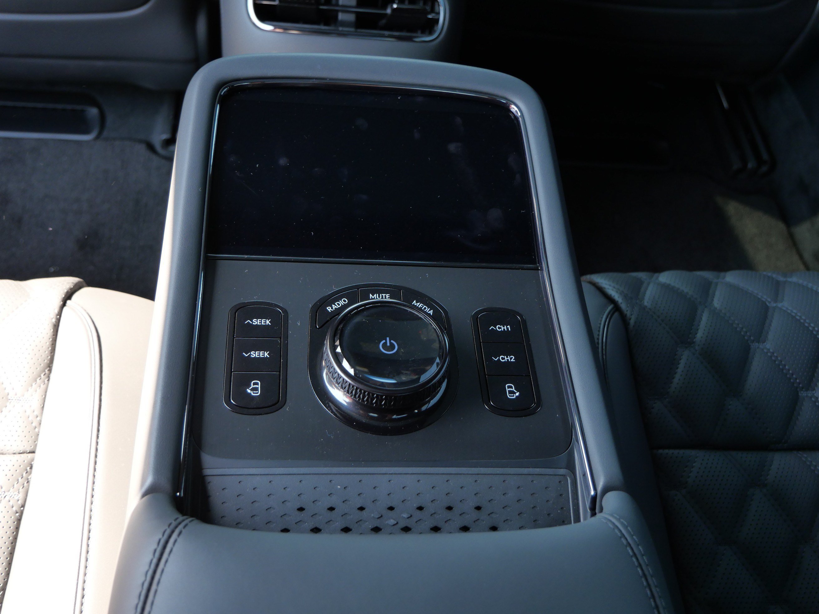 2026 GENESIS G90 Prestige Black - Photo 8