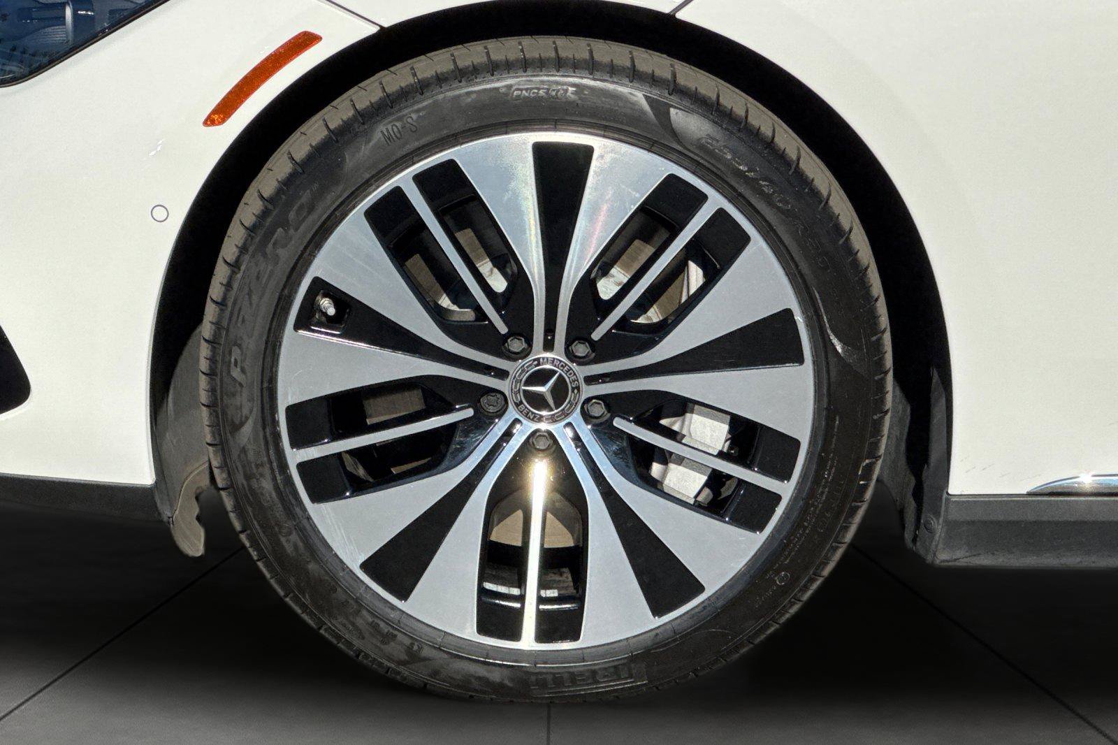 Certified Used 2023 White/off-white Mercedes-Benz 500 Sedan image 5
