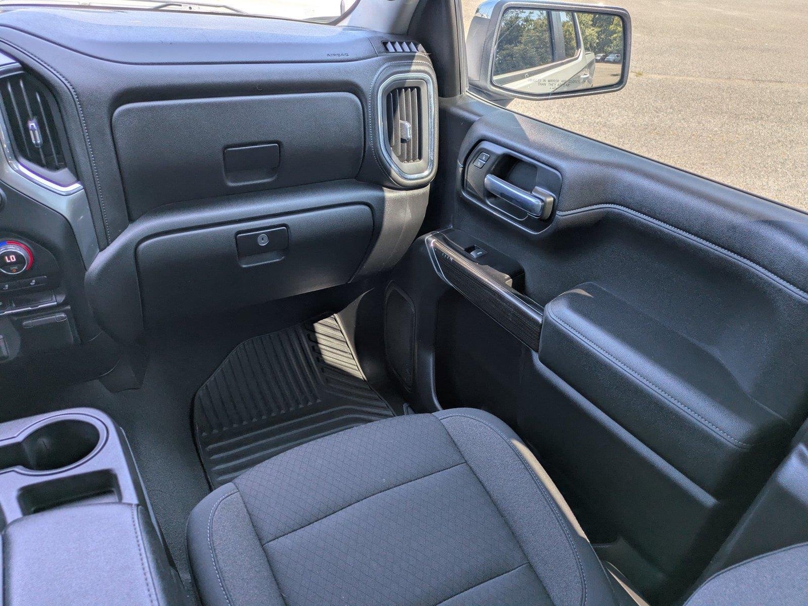 Used 2019 Summit White Chevrolet LT image 17
