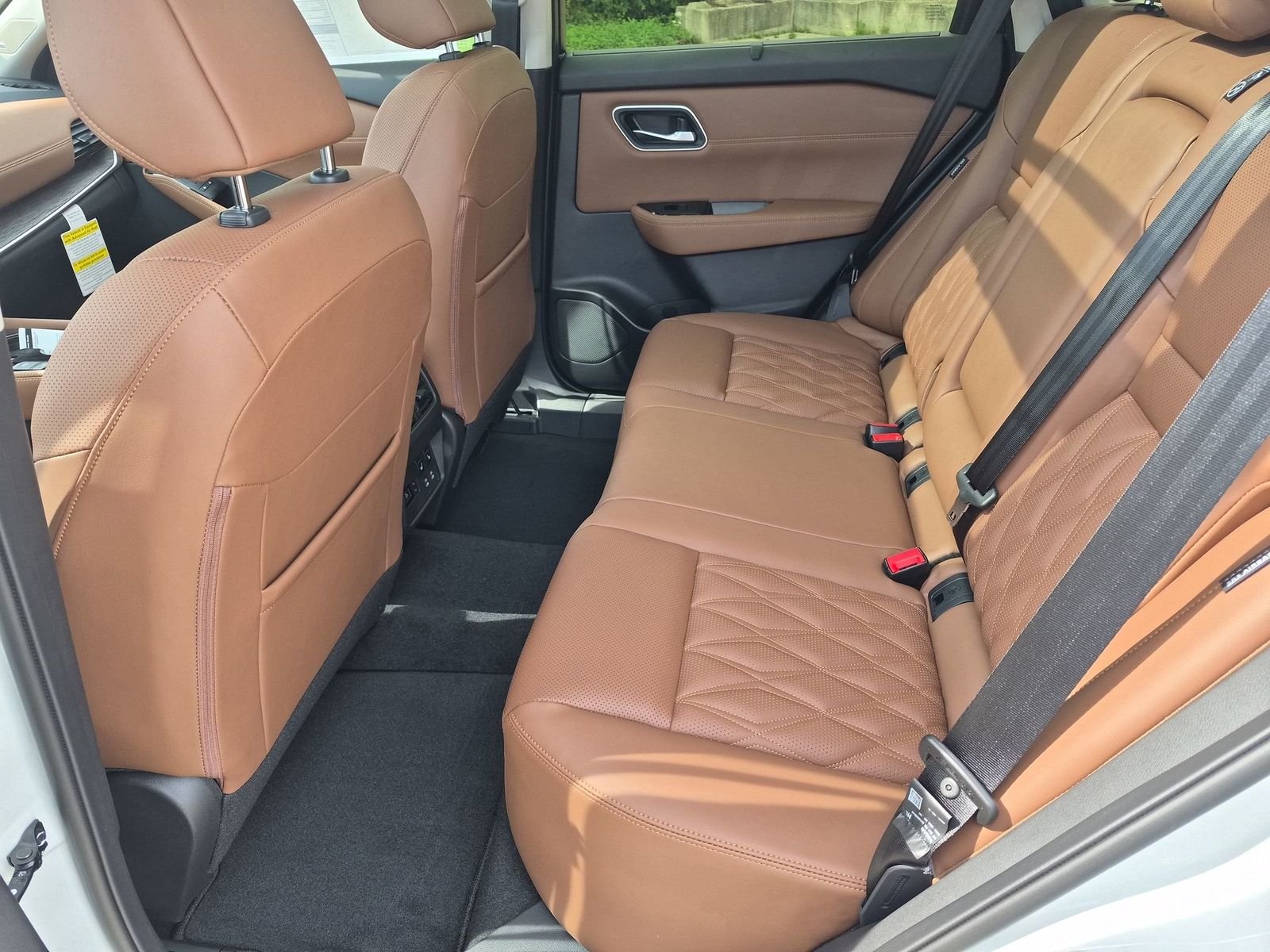 New 2026 Everest White Pearl TriCoat / Super Black Two-tone Nissan Platinum image 27