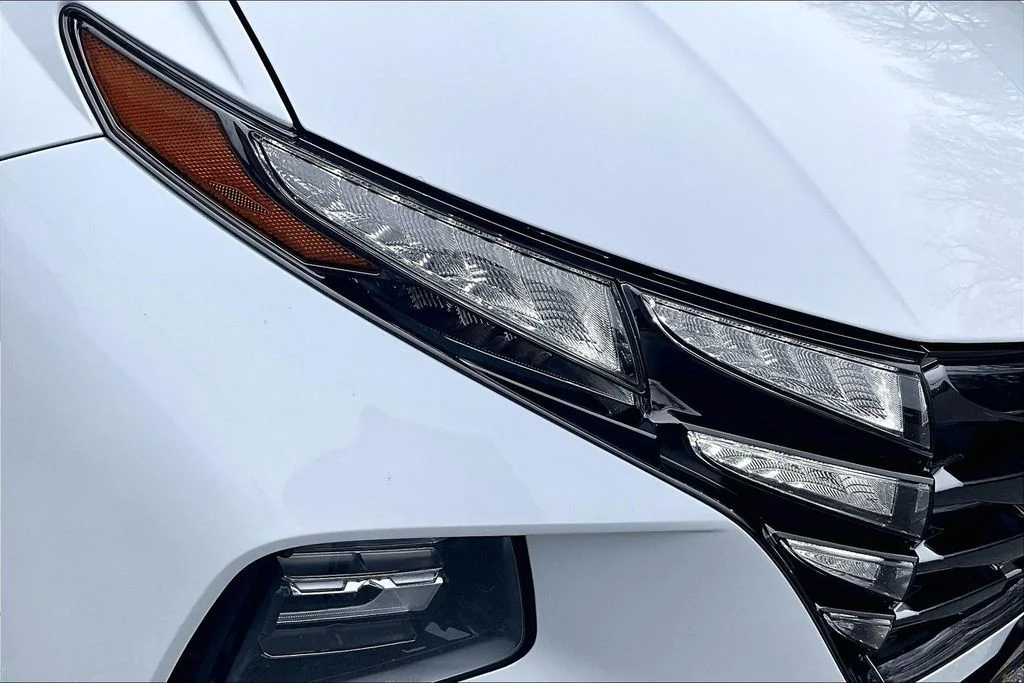 Certified Used 2022 Gray Hyundai Limited image 31