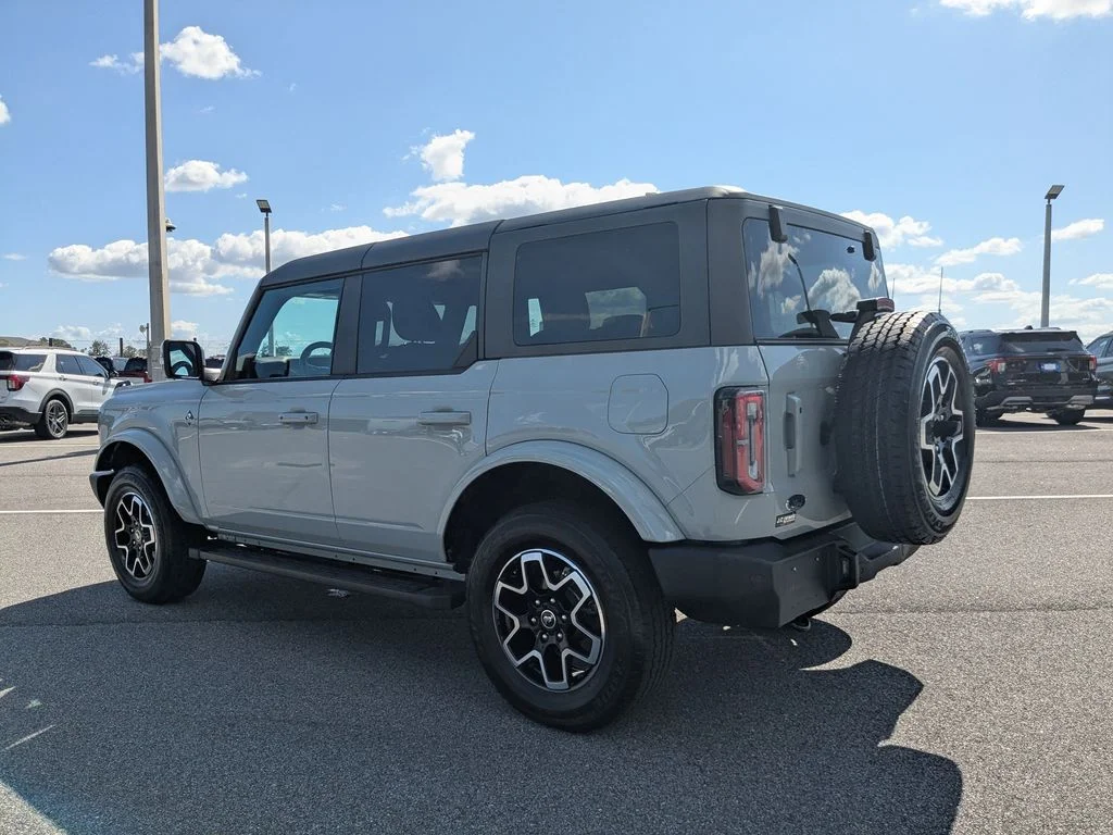 Used 2024 Cactus Green / Gray Ford Outer Banks image 6
