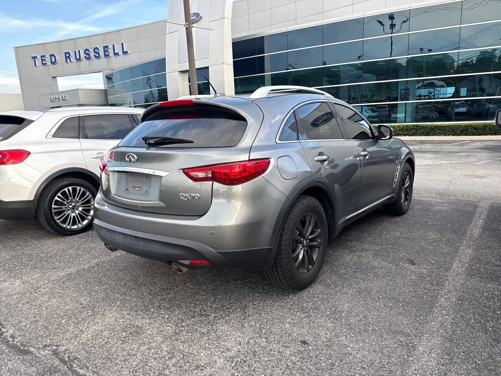 Used 2014 Graphite Shadow INFINITI Base image 4