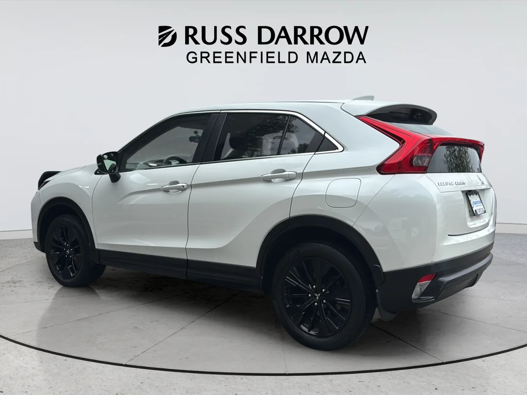 Used 2020  Mitsubishi LE image 3