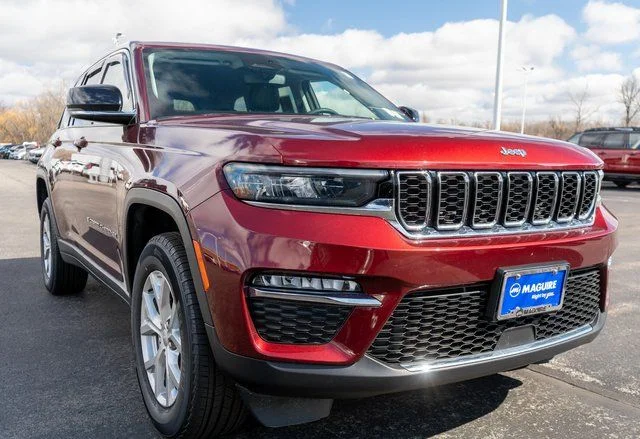 Used 2023 Red Jeep Limited image 3