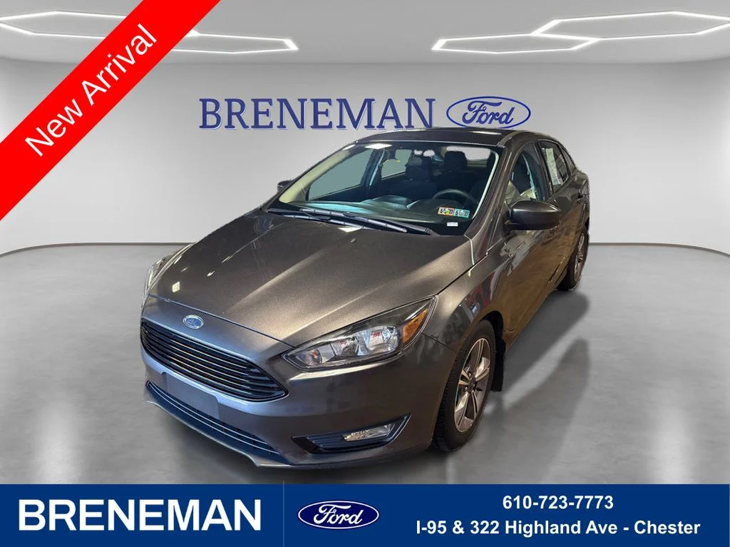 2018 Ford Focus Sedan SE's photo
