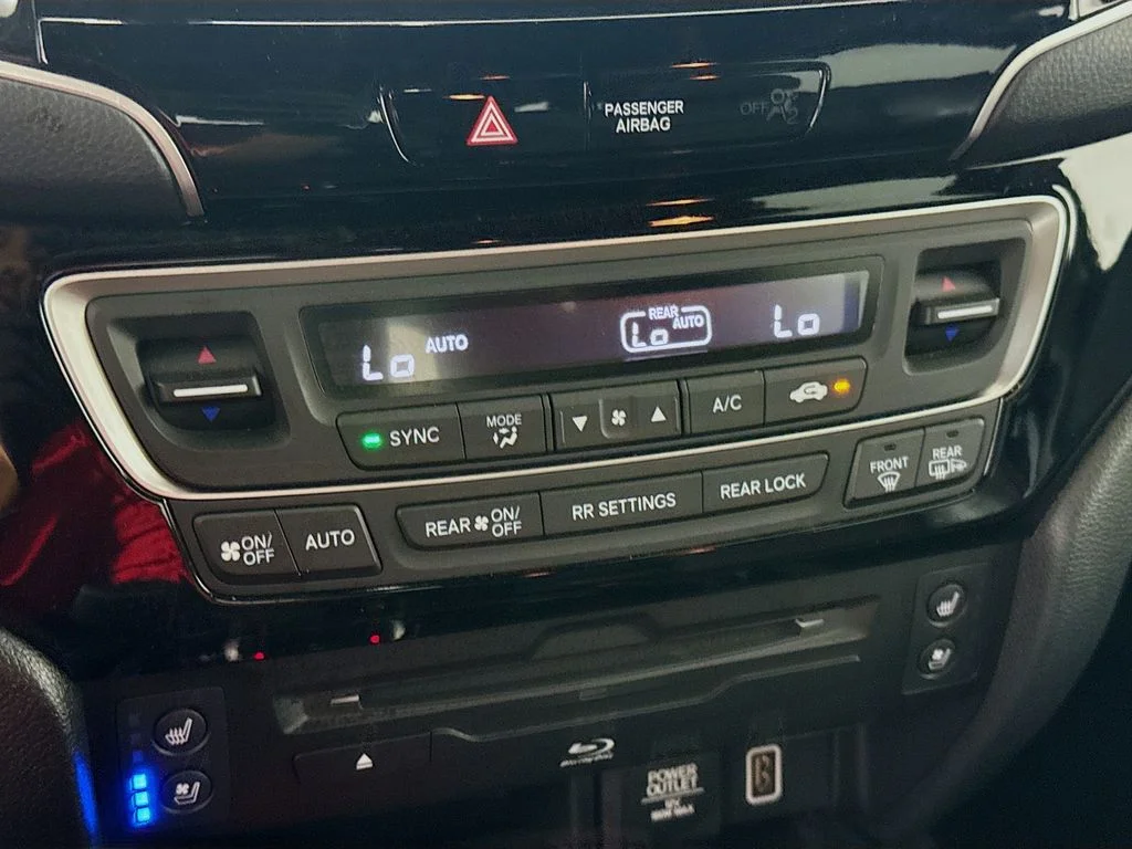 Used 2020 Crystal Black Pearl Honda Black Edition image 15