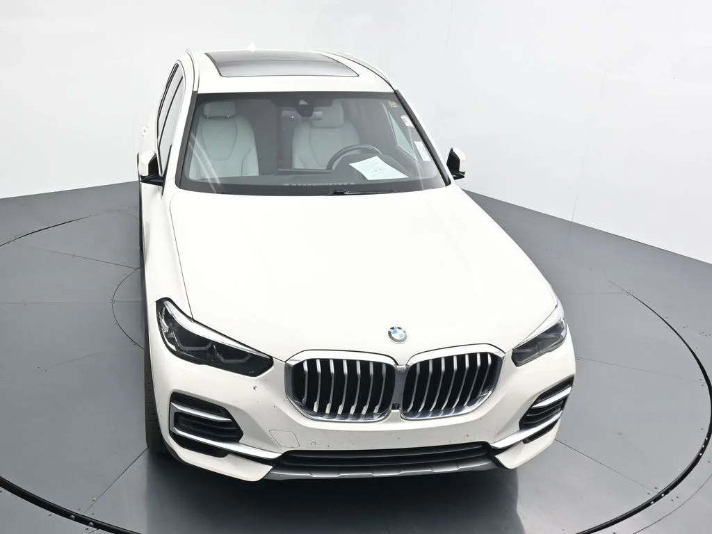 Used 2023 White BMW xDrive40i image 9
