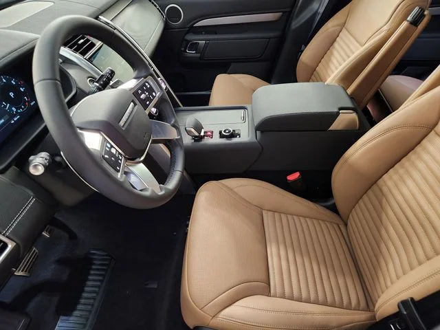 2026 Land Rover Discovery Gemini Edition - Photo 13