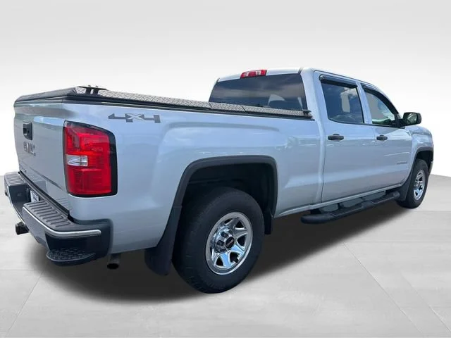 Used 2015 Silver GMC  image 7