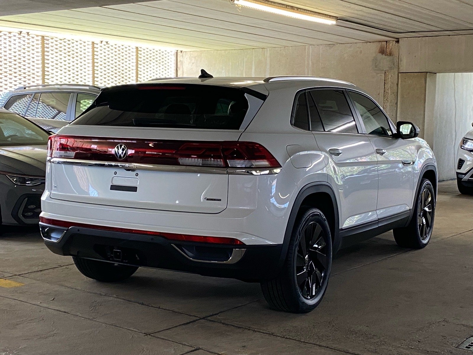 New 2026 White Volkswagen SE w/Technology image 3