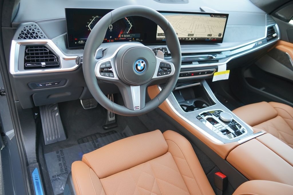 New 2026 Dravit Grey Metallic BMW xDrive50e image 12
