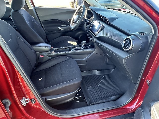 Used 2022 Red Nissan SV image 11