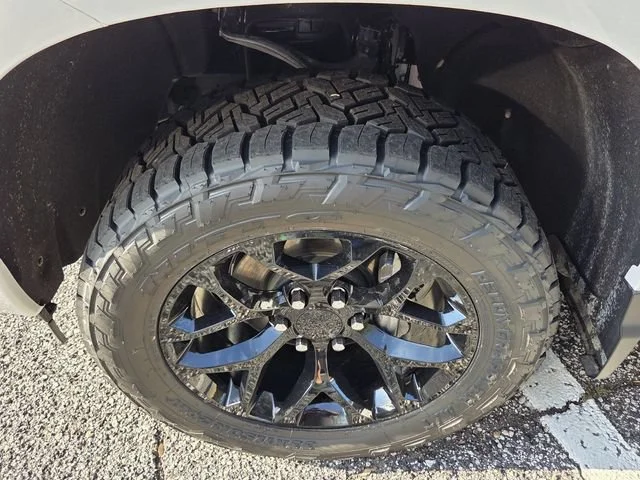 2025 Chevrolet Silverado 1500 Custom - Photo 13