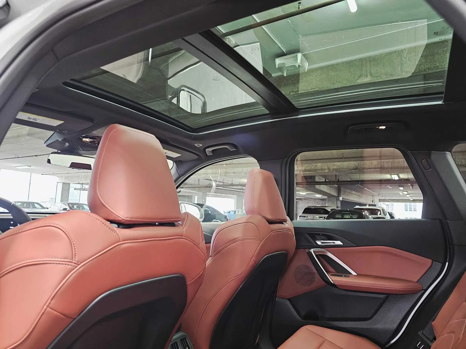 New 2026 Mineral White Metallic BMW xDrive28i image 26