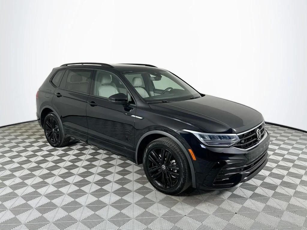 2022 Volkswagen Tiguan SE R-LINE BLACK